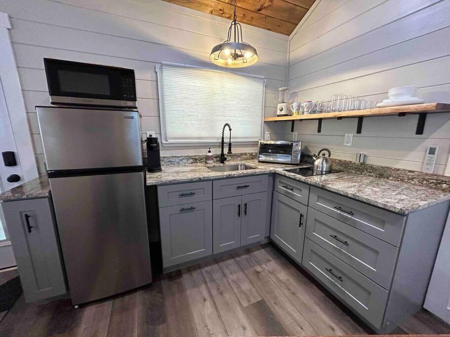 Blissful Nook Tiny Home ~ Cozy Retreat W/ Hot Tub; Near Town And Deep Creek Bryson City Luaran gambar